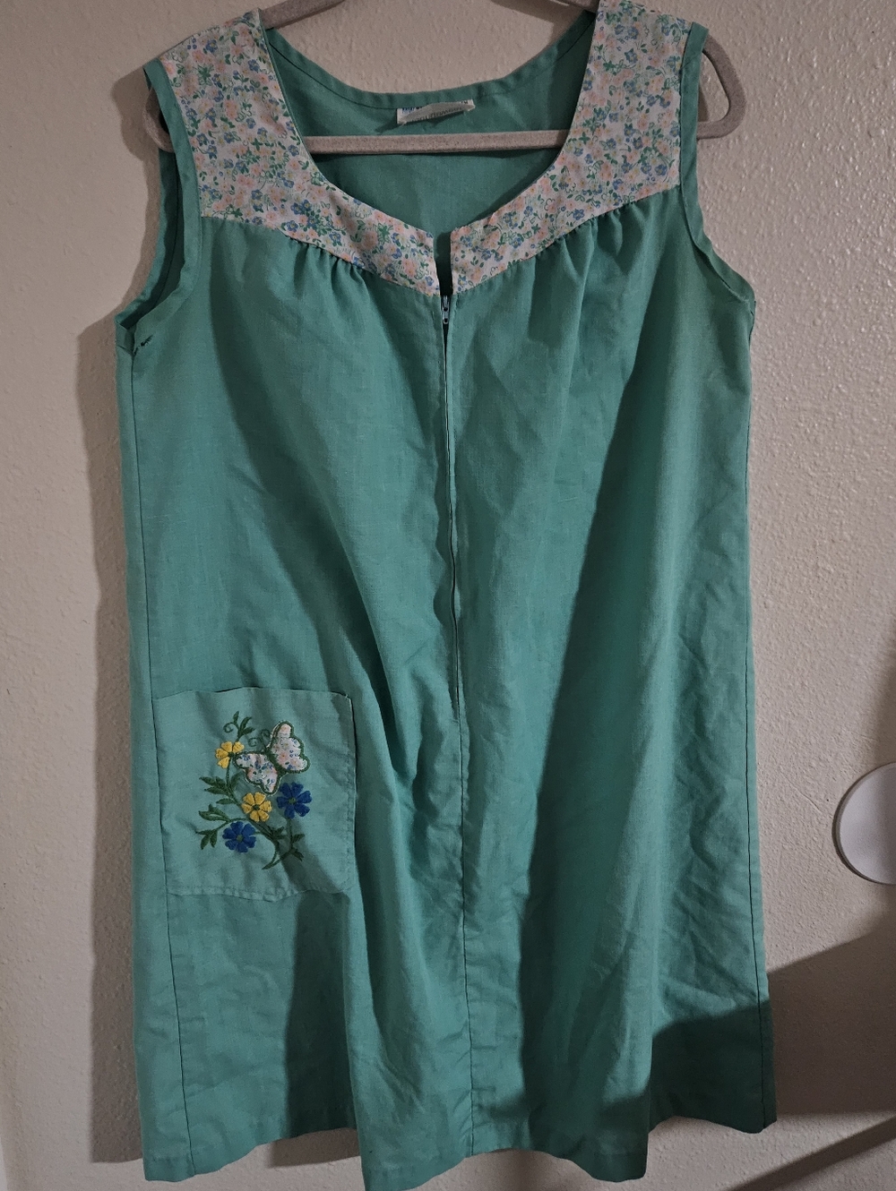 Vintage 70s JCPenney Loungewear Green House Dress Butterfly Embroidery Zip-Front